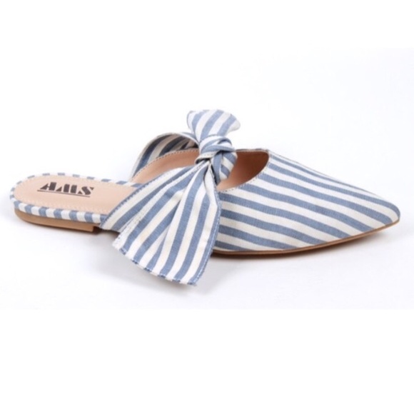 Last pair! Striped Bow Mule in White and Blue - Picture 3 of 8